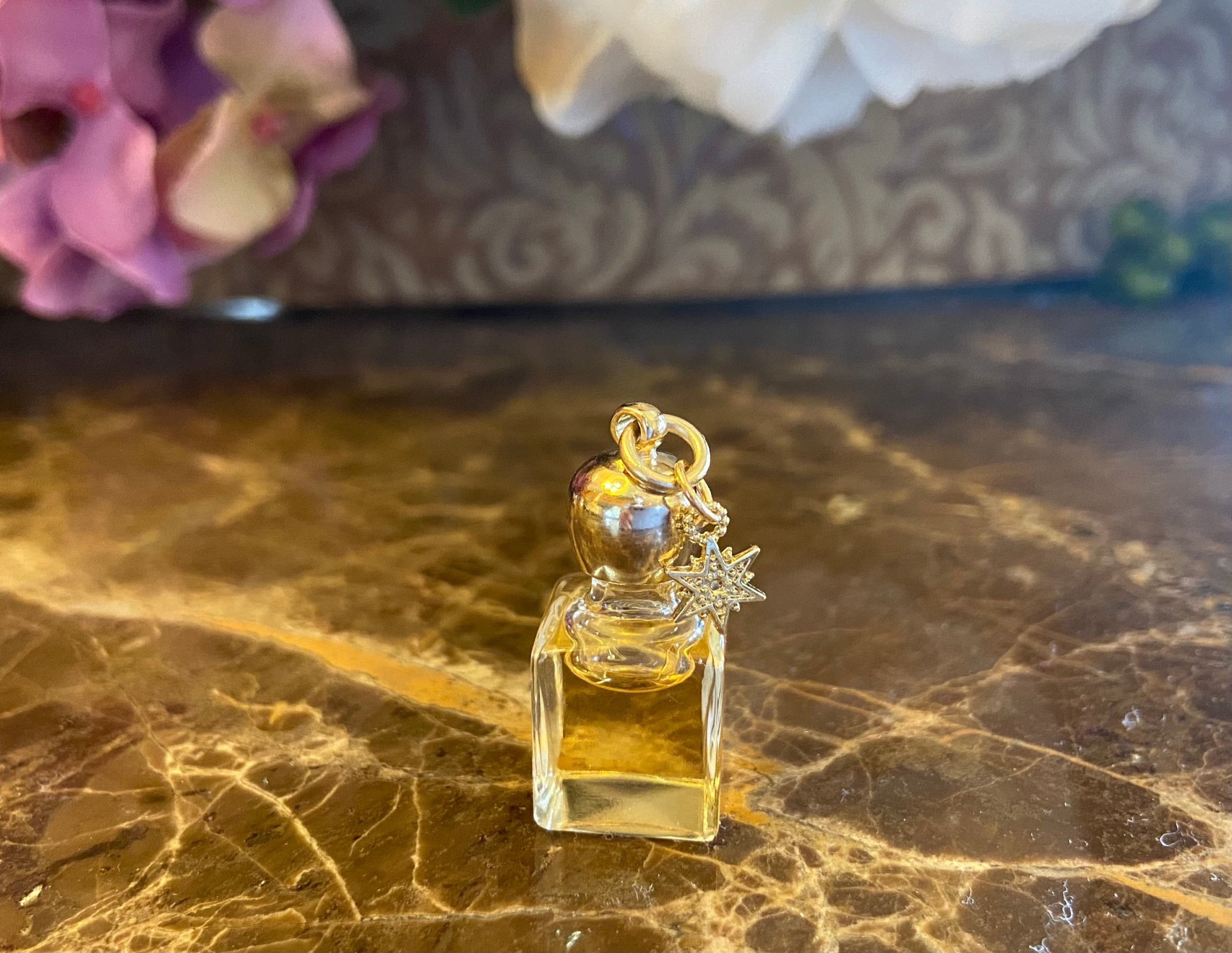 エジプト香油: Nuit女神 Venus】女神ハトホルの香油 – 【GOLDEN LIFE GODDESS】エジプト香油